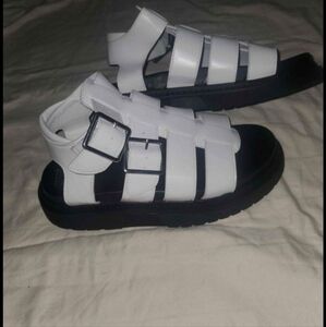 Platform sandals 7
